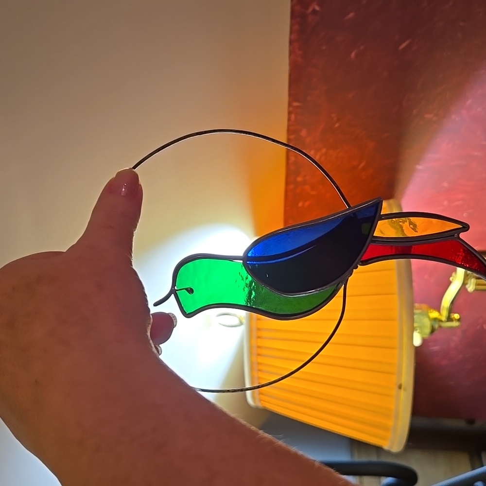 VTG Stained Glass Parrot Suncatcher Bird Hoop 6.5” Boho Retro MCM